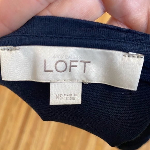 ANN TAYLOR LOFT Navy Lace Top - Picture 4 of 4